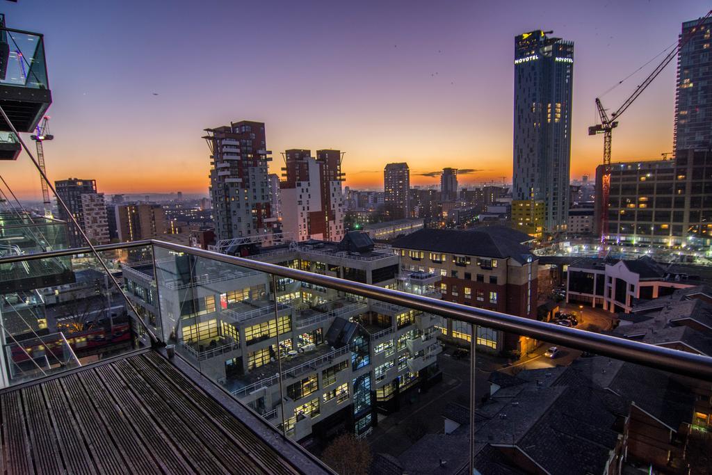לונדון Canary Wharf - Corporate River View Apartments מראה חיצוני תמונה